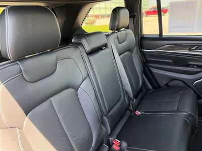 2022 Jeep Grand Cherokee Overland
