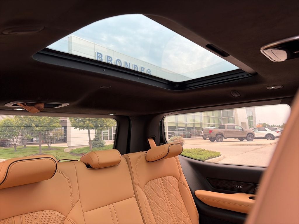 2023 Jeep Grand Wagoneer Series III