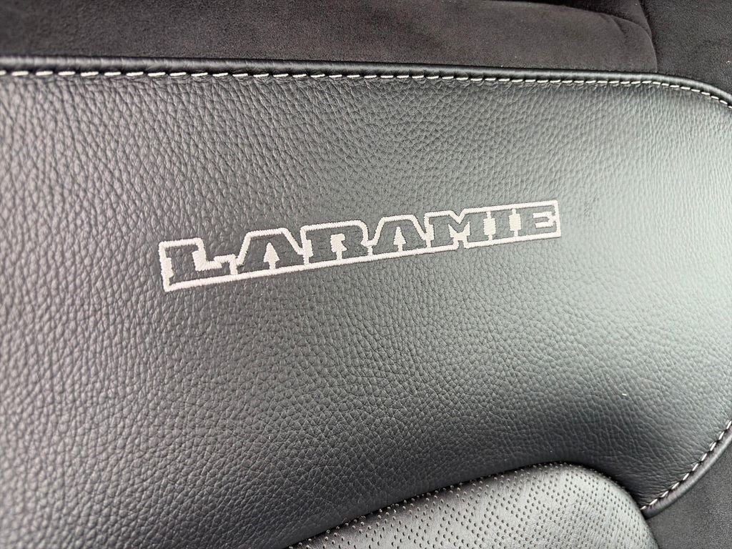 2021 RAM 1500 Laramie 5.7 V8 Hemi