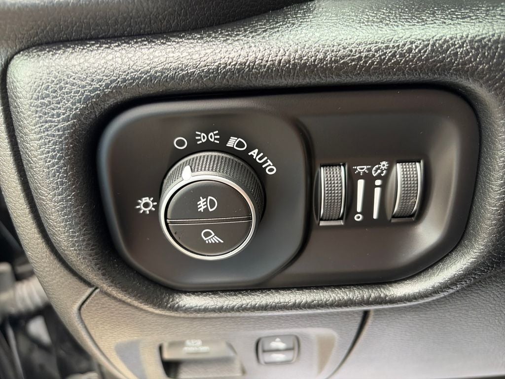 2021 RAM 1500 Laramie 5.7 V8 Hemi