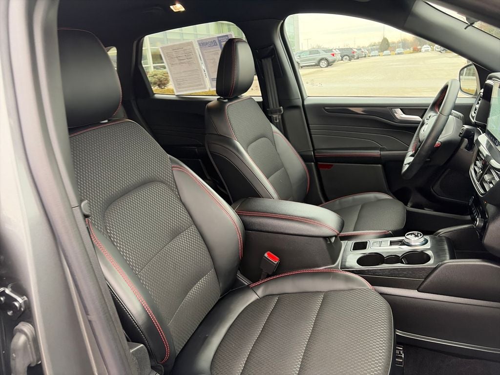 2025 Ford Escape Hybrid ST-Line