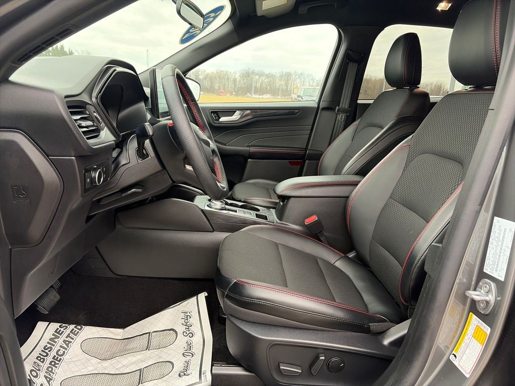 2025 Ford Escape Hybrid ST-Line