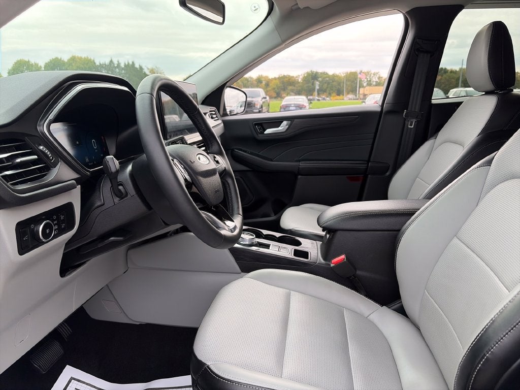 2024 Ford Escape Platinum