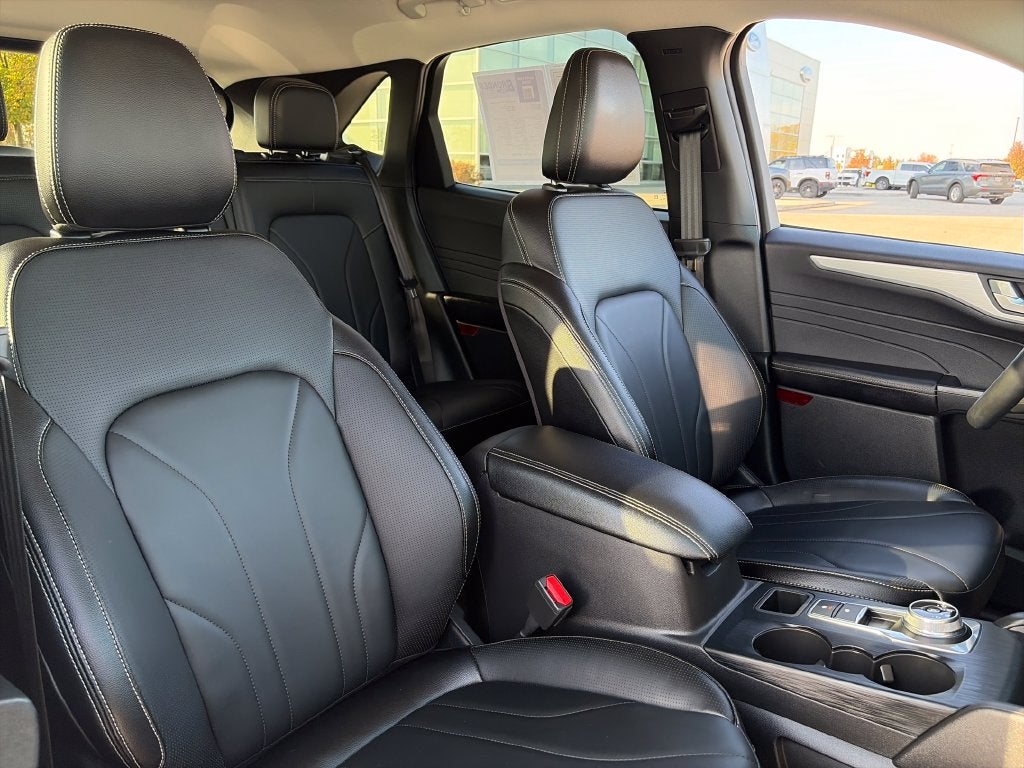 2025 Ford Escape Hybrid Platinum Premium Tech Package