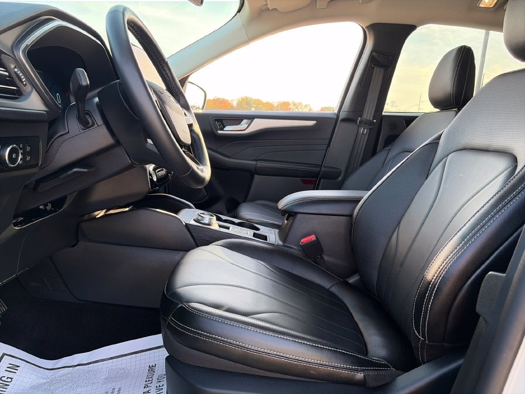 2025 Ford Escape Hybrid Platinum Premium Tech Package