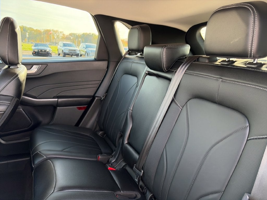 2025 Ford Escape Hybrid Platinum Premium Tech Package