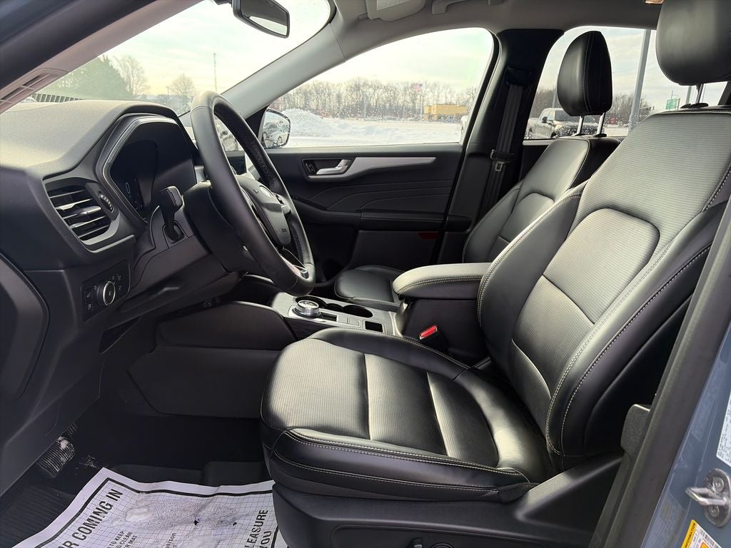 2025 Ford Escape Hybrid Platinum