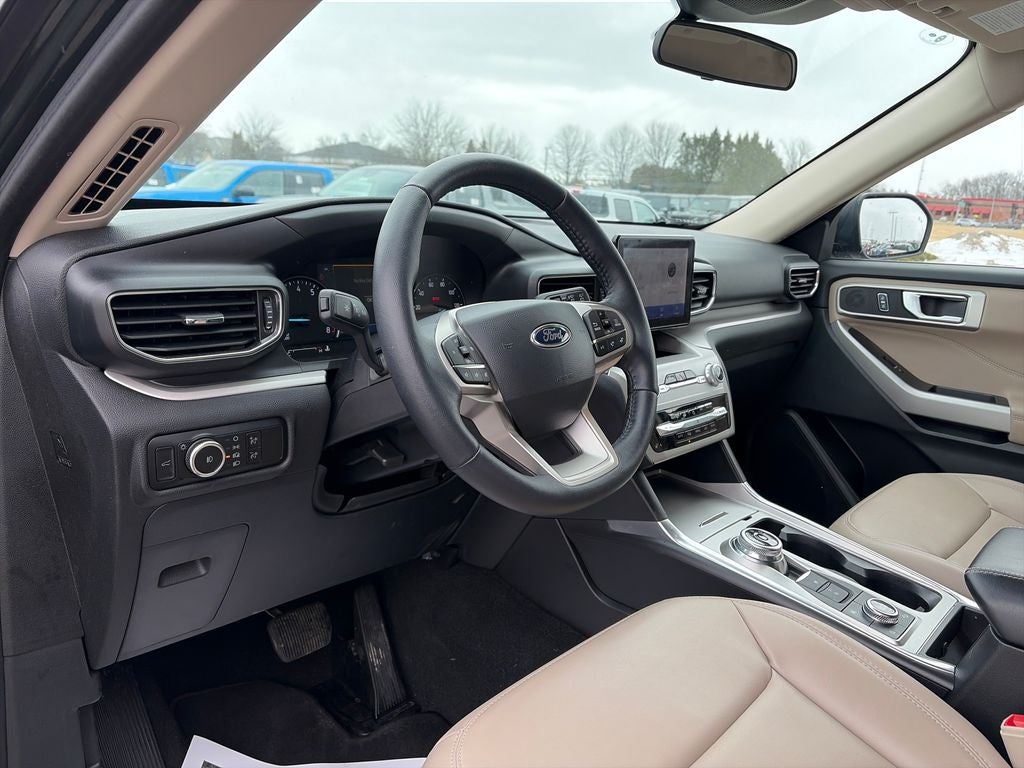 2024 Ford Explorer XLT