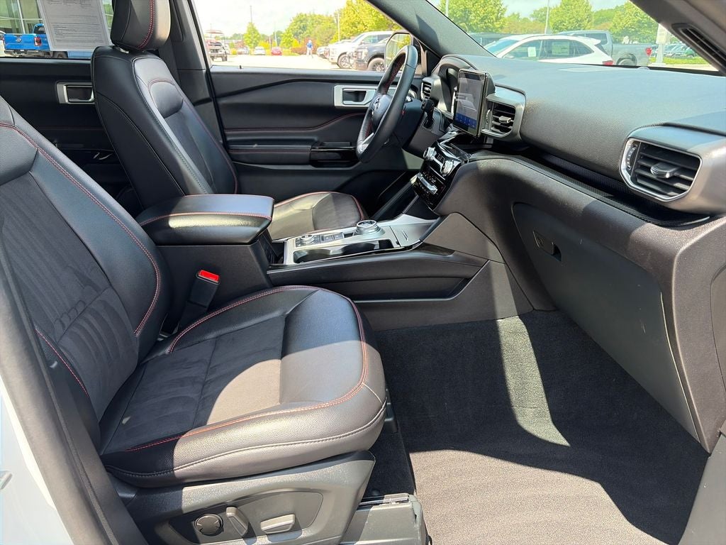 2024 Ford Explorer ST-Line