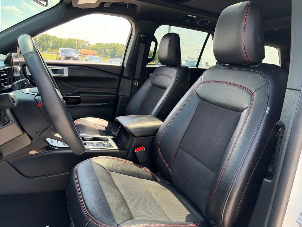 2024 Ford Explorer ST-Line