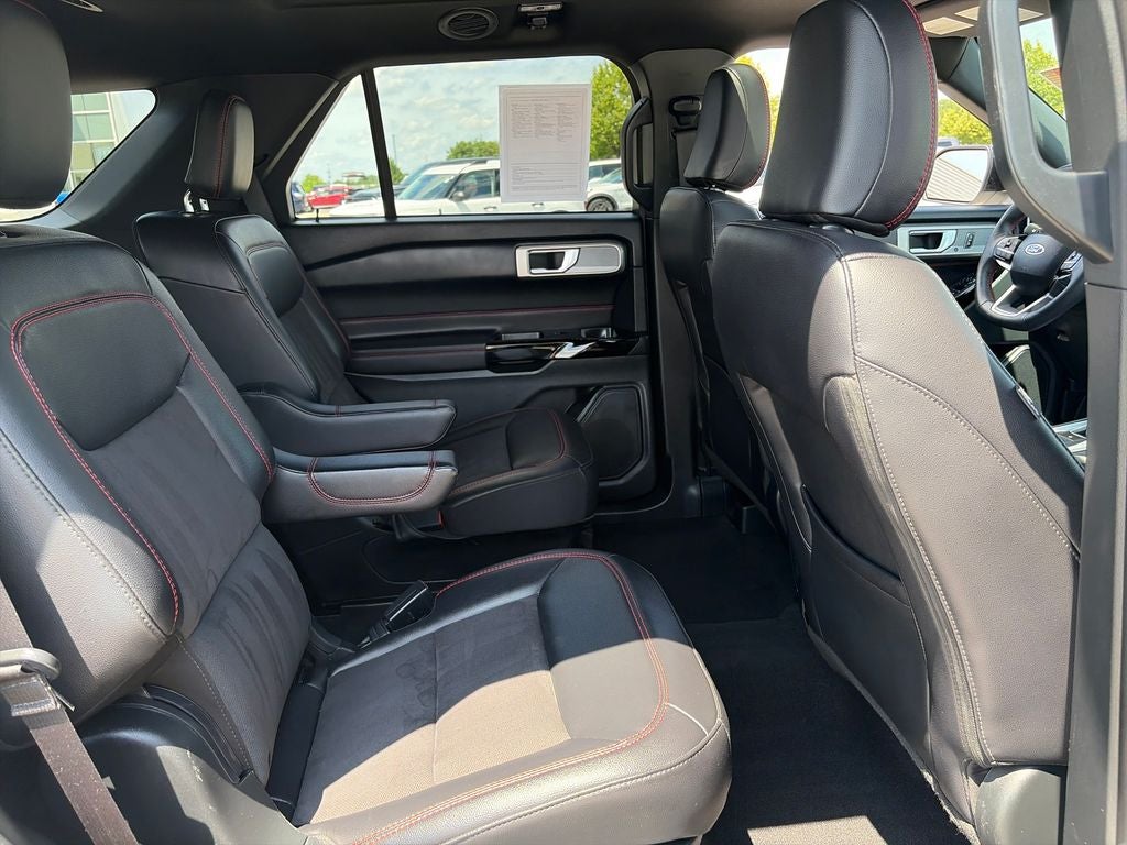 2024 Ford Explorer ST-Line