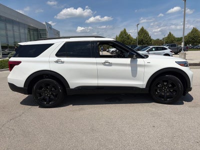2024 Ford Explorer ST-Line