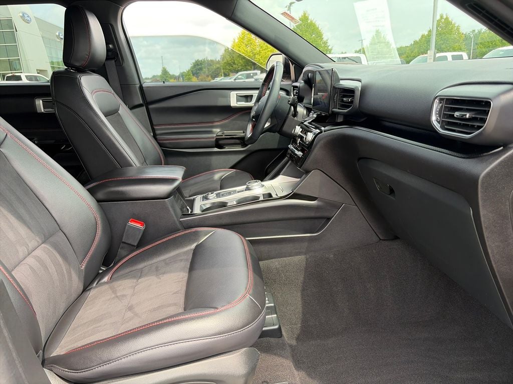 2024 Ford Explorer ST-Line