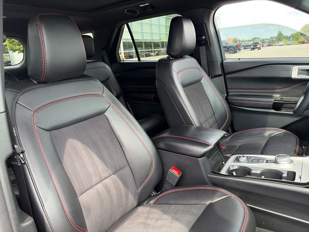 2024 Ford Explorer ST-Line