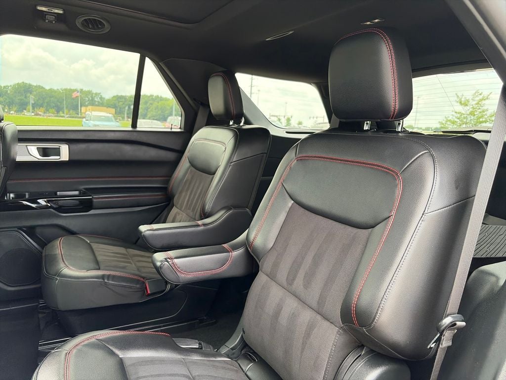2024 Ford Explorer ST-Line