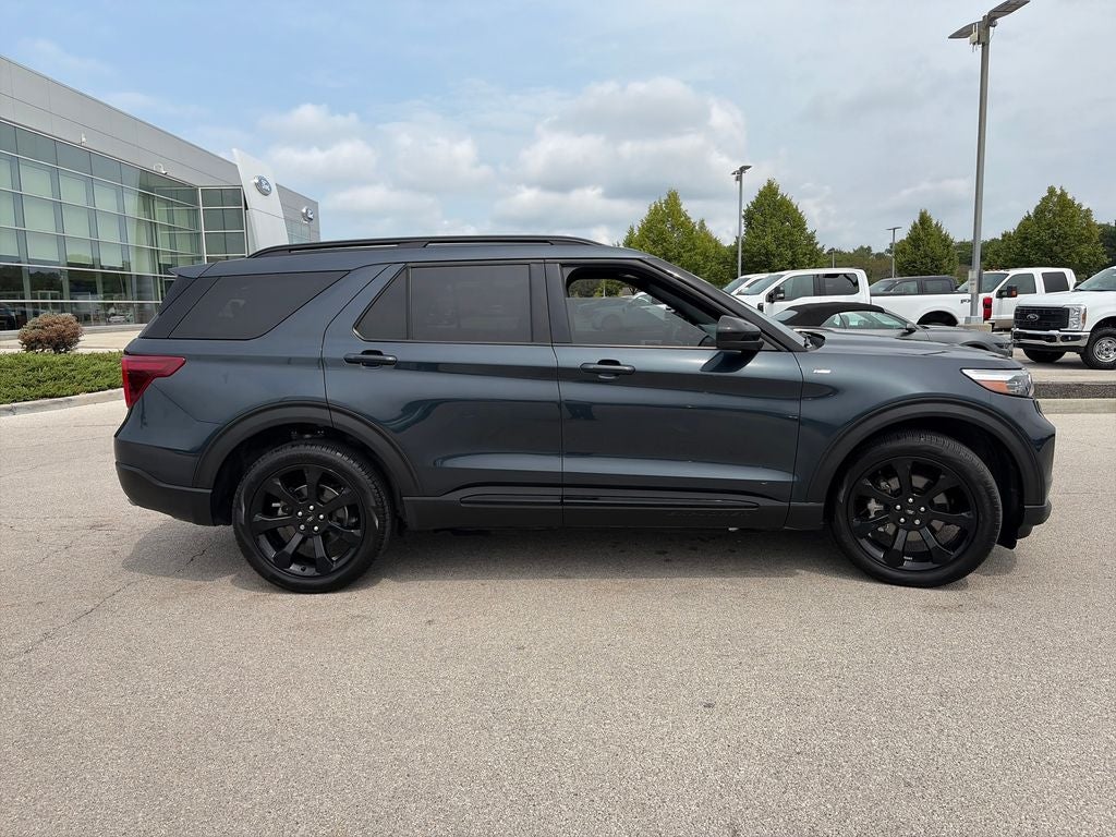 2024 Ford Explorer ST-Line