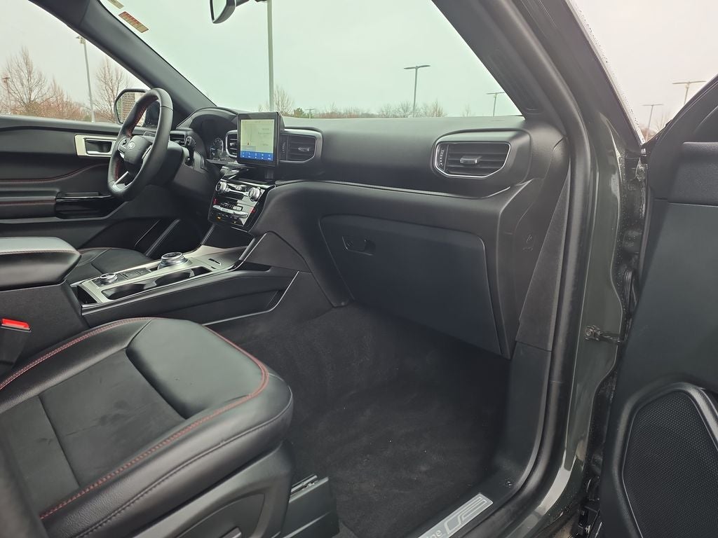 2024 Ford Explorer ST-Line