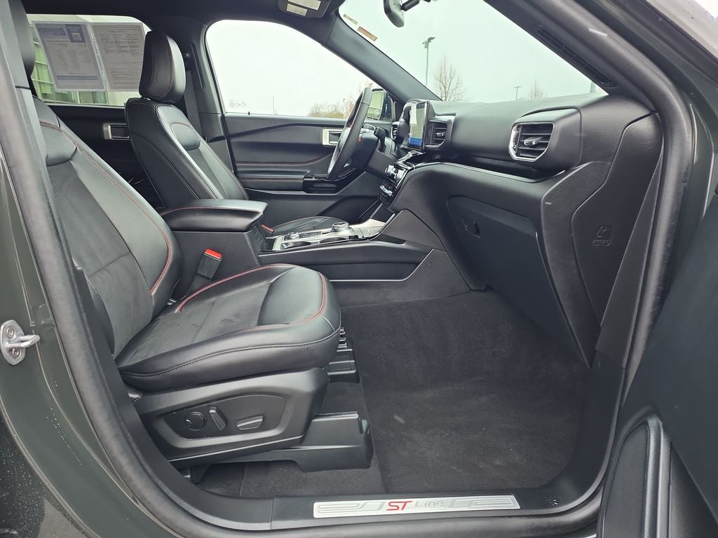 2024 Ford Explorer ST-Line