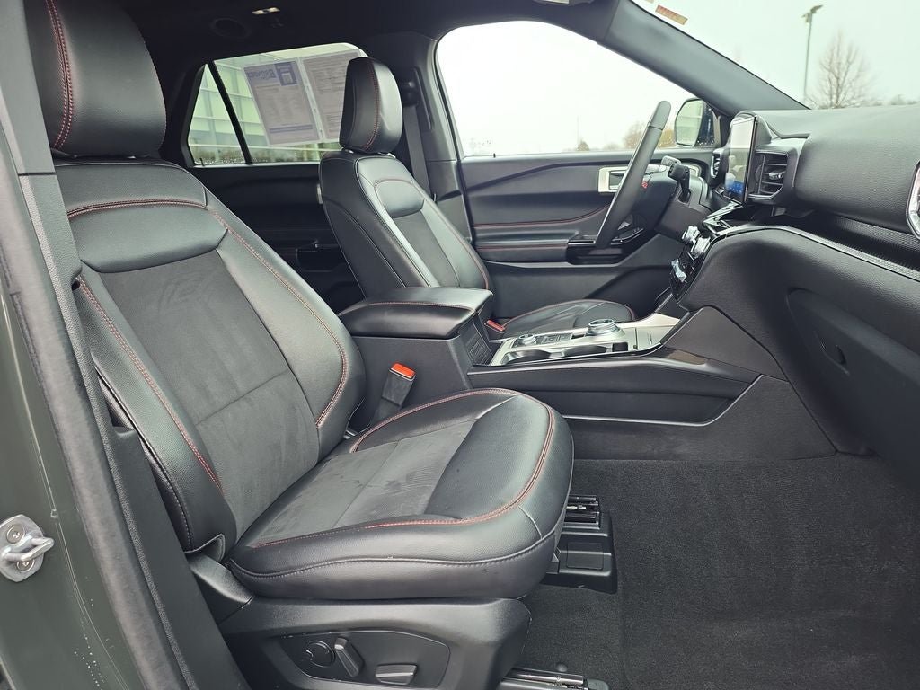 2024 Ford Explorer ST-Line