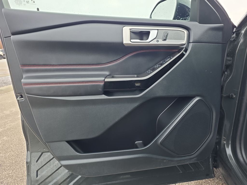 2024 Ford Explorer ST-Line
