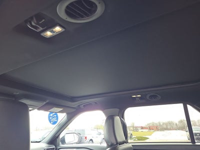 2024 Ford Explorer ST-Line