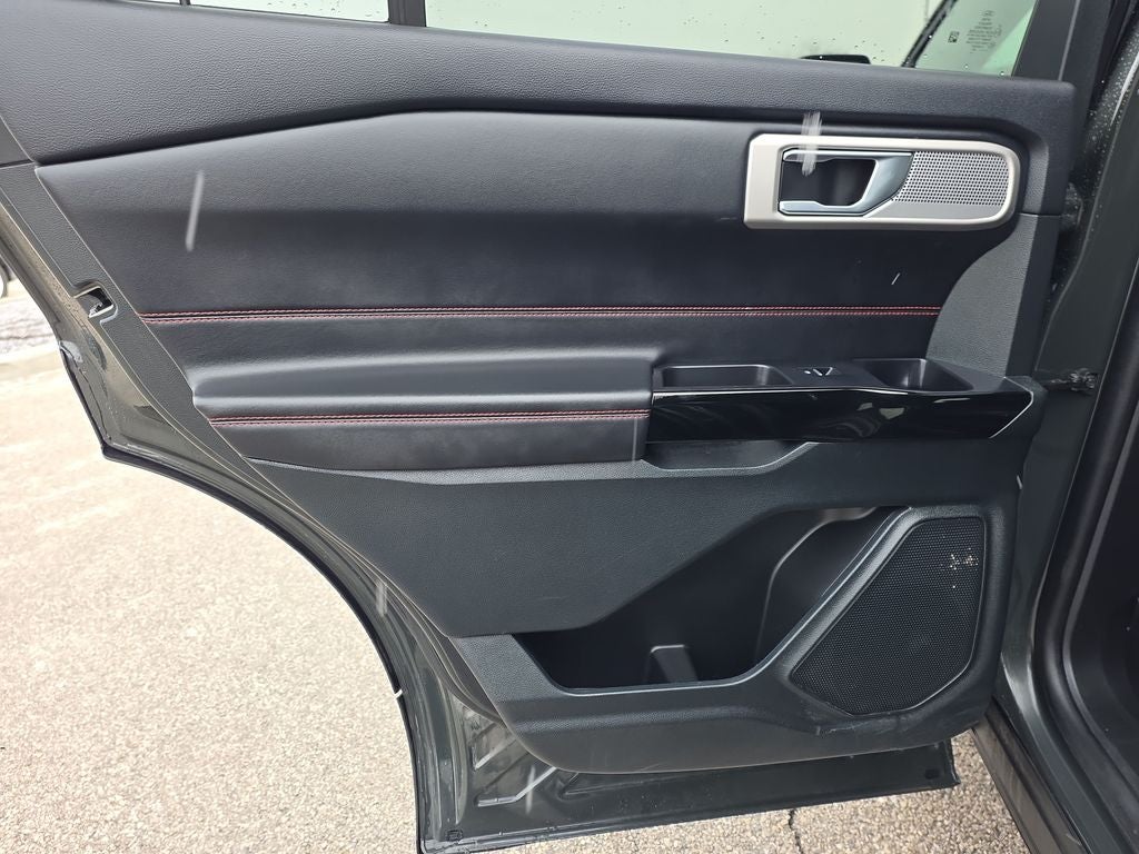 2024 Ford Explorer ST-Line
