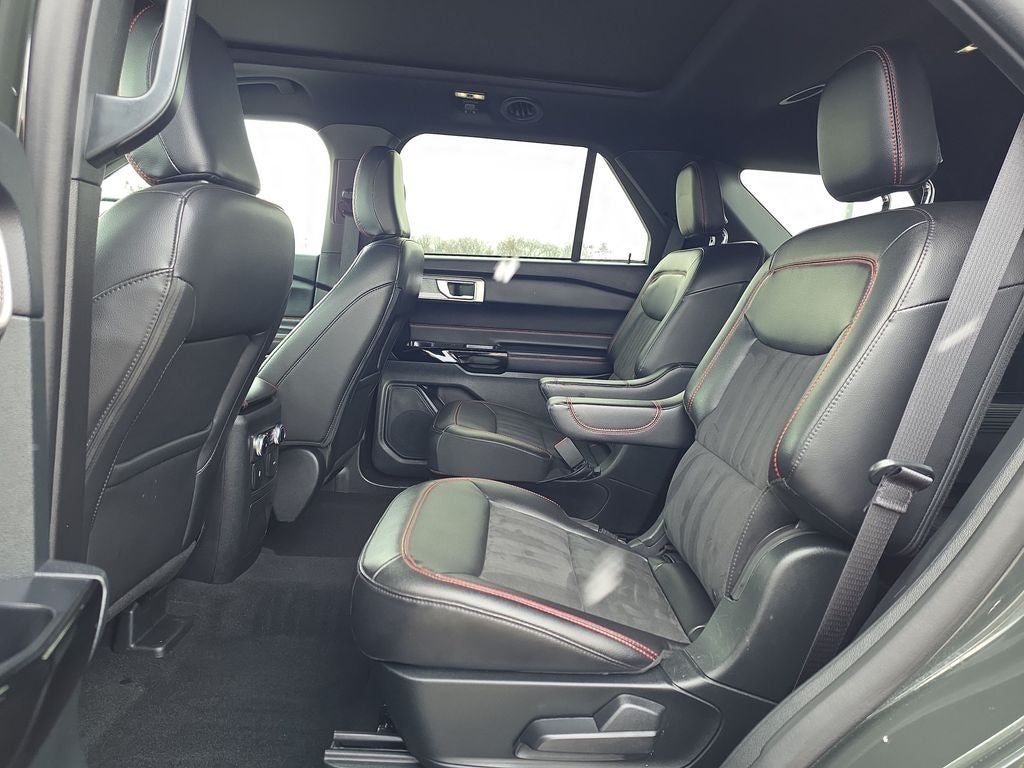 2024 Ford Explorer ST-Line