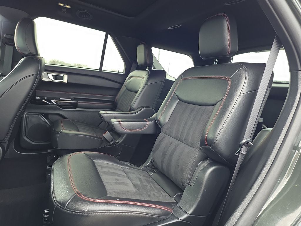 2024 Ford Explorer ST-Line