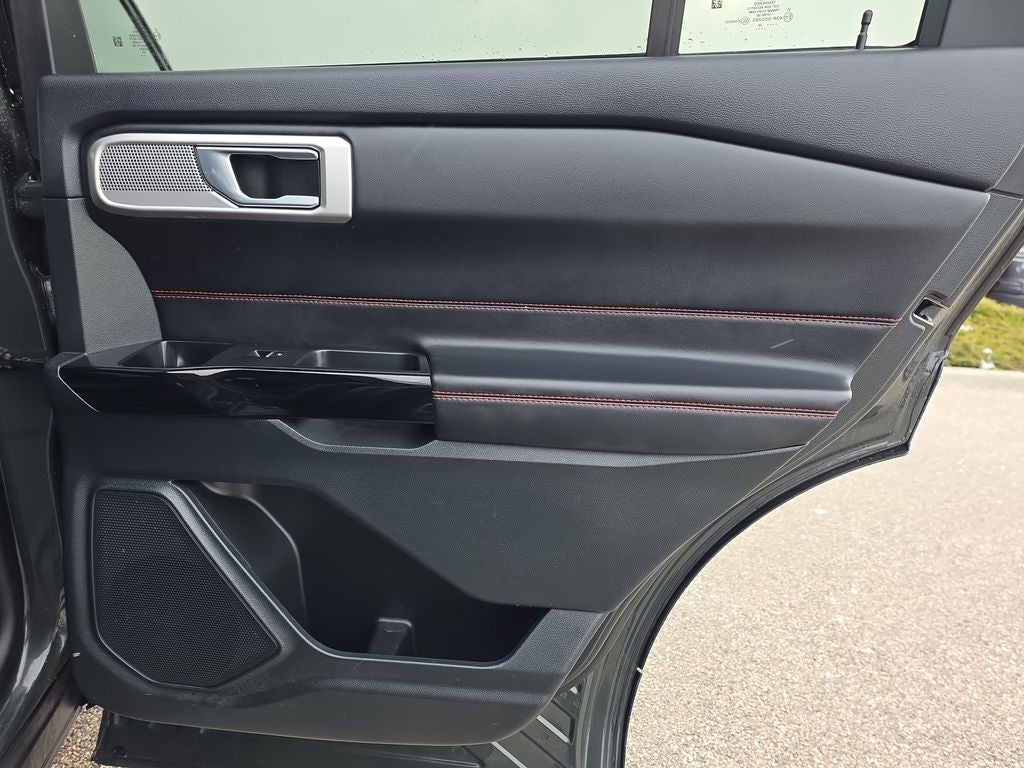 2024 Ford Explorer ST-Line