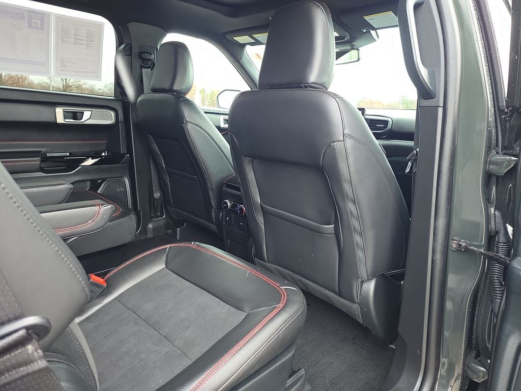 2024 Ford Explorer ST-Line