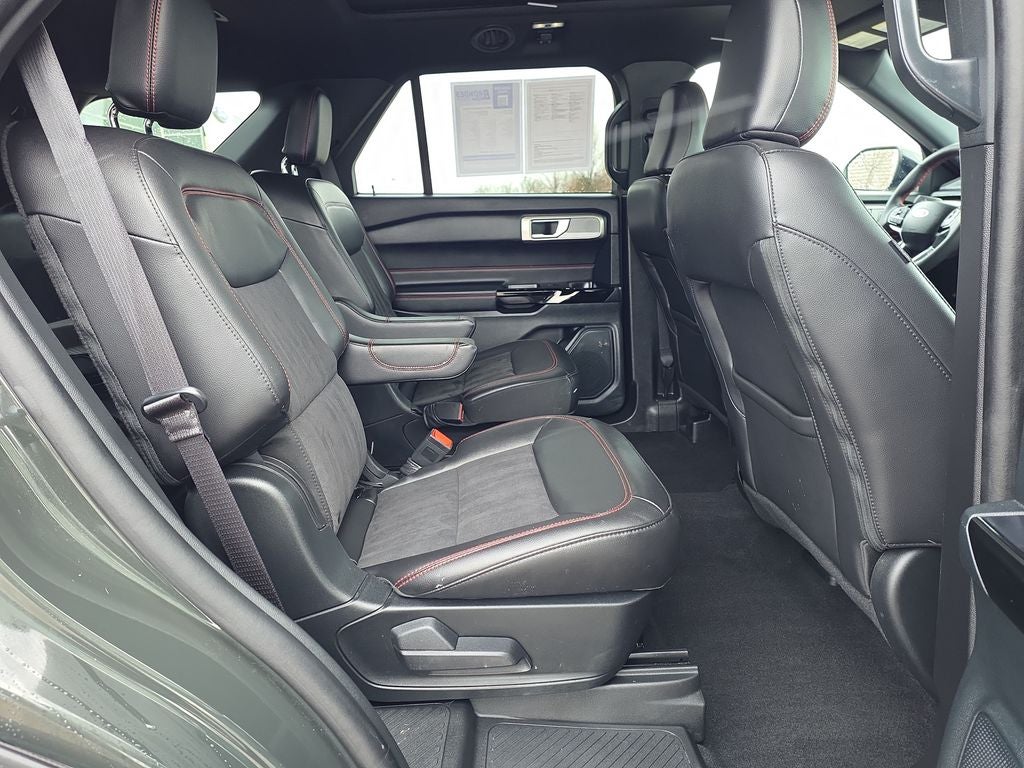 2024 Ford Explorer ST-Line
