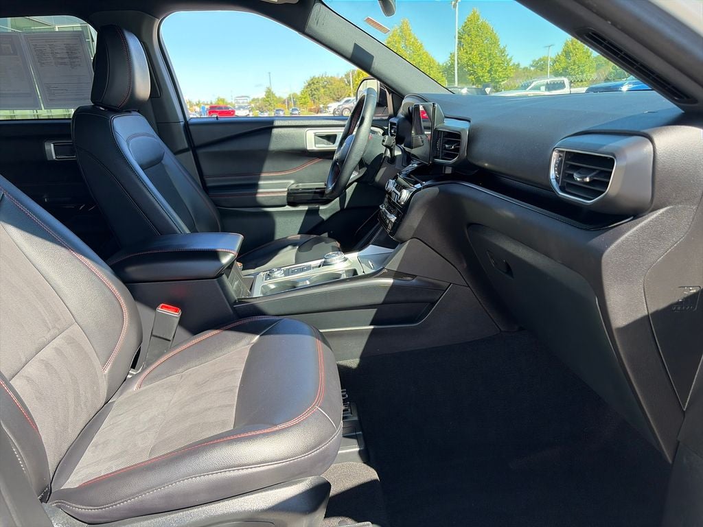 2024 Ford Explorer ST-Line