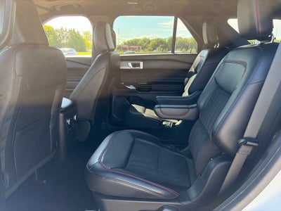 2024 Ford Explorer ST-Line