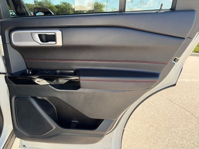 2024 Ford Explorer ST-Line