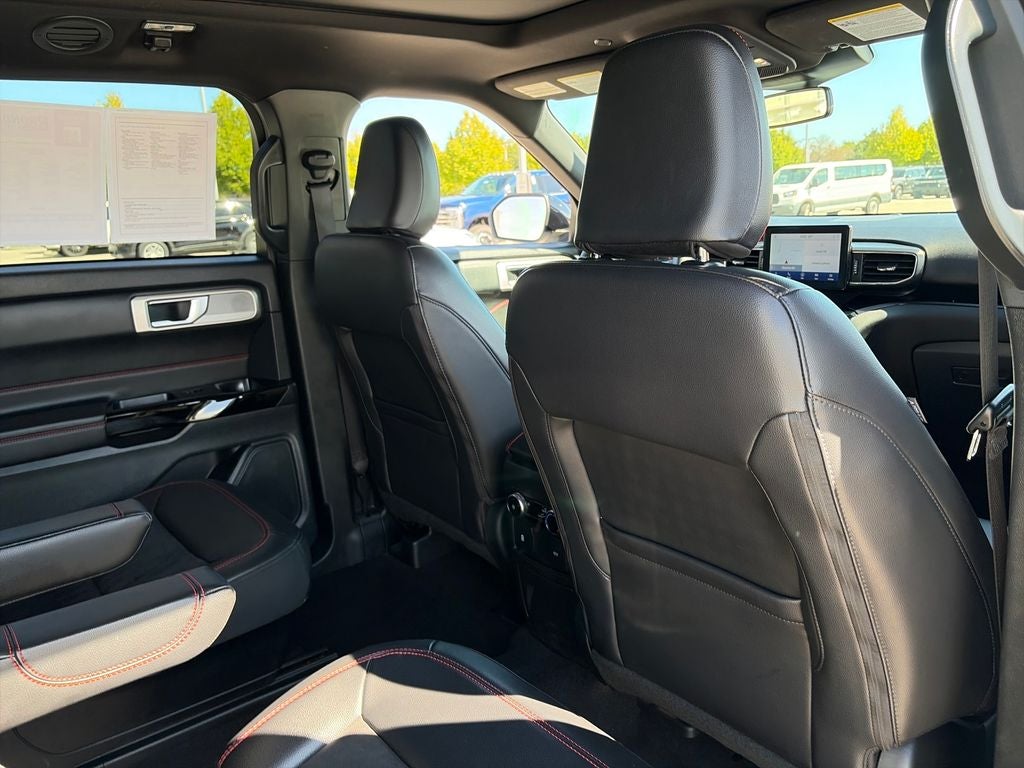 2024 Ford Explorer ST-Line