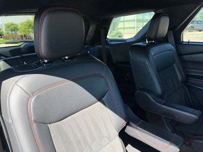 2024 Ford Explorer ST-Line