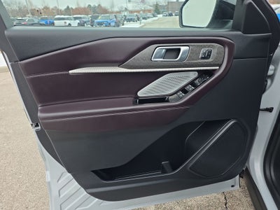 2025 Ford Explorer Platinum