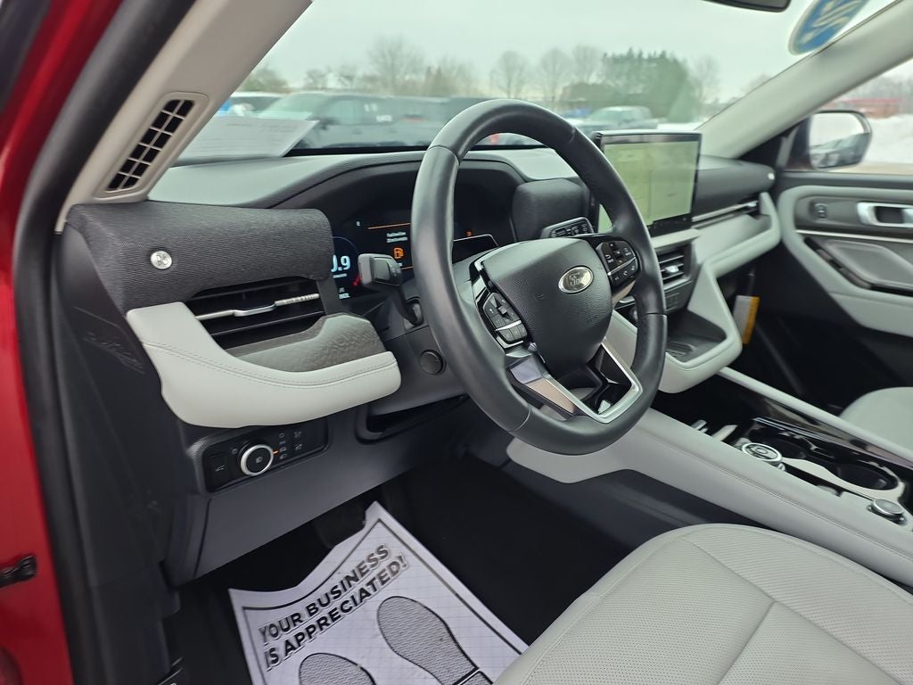 2025 Ford Explorer Platinum