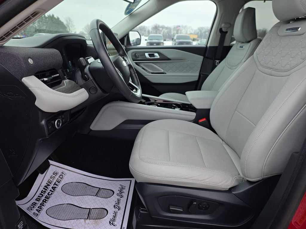 2025 Ford Explorer Platinum
