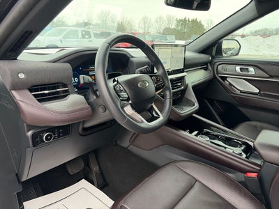 2025 Ford Explorer Platinum