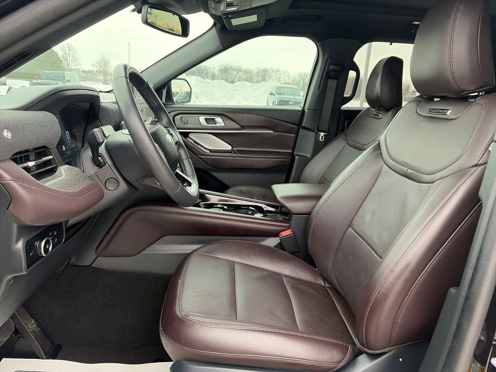 2025 Ford Explorer Platinum