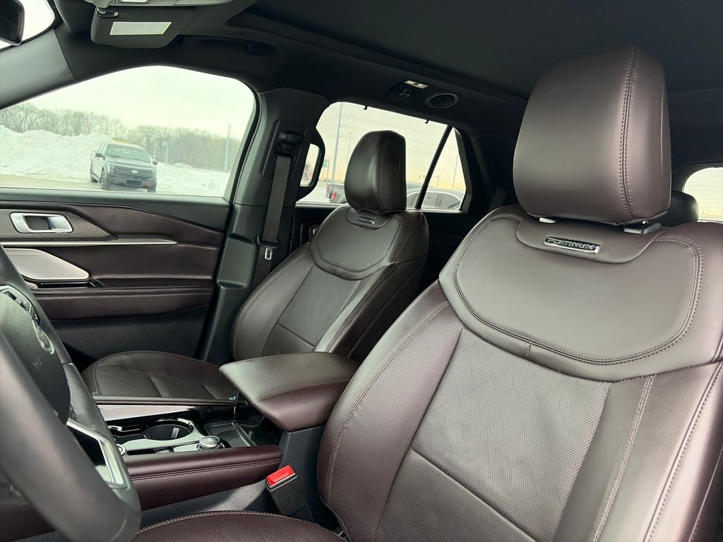 2025 Ford Explorer Platinum