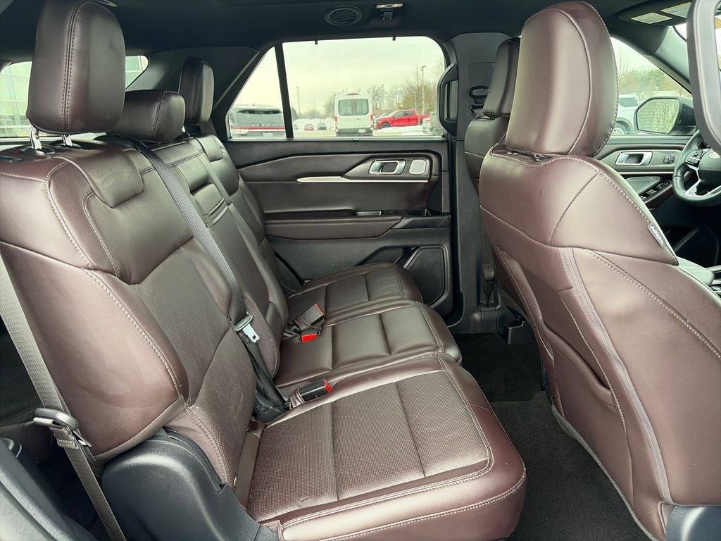 2025 Ford Explorer Platinum