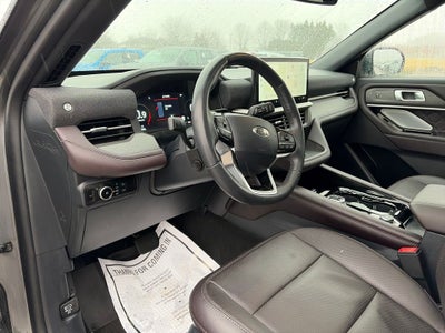 2025 Ford Explorer Platinum