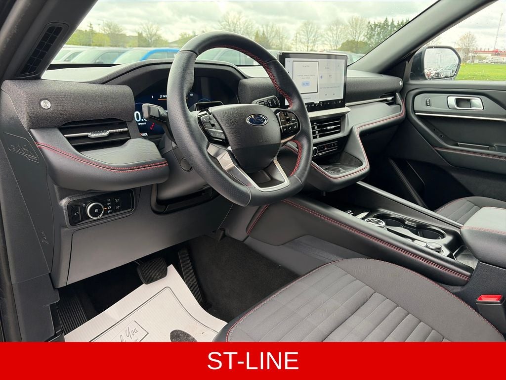 2025 Ford Explorer ST-Line