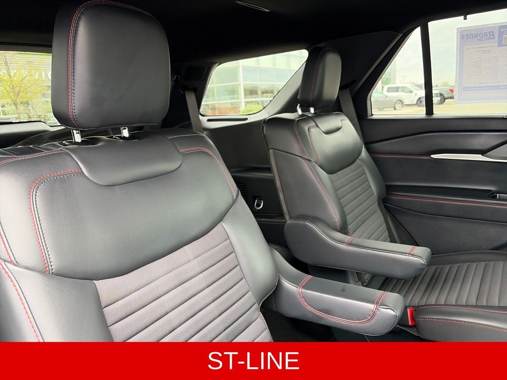 2025 Ford Explorer ST-Line