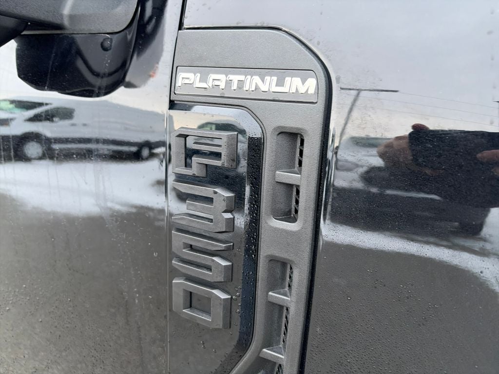 2025 Ford F-350SD Platinum DRW