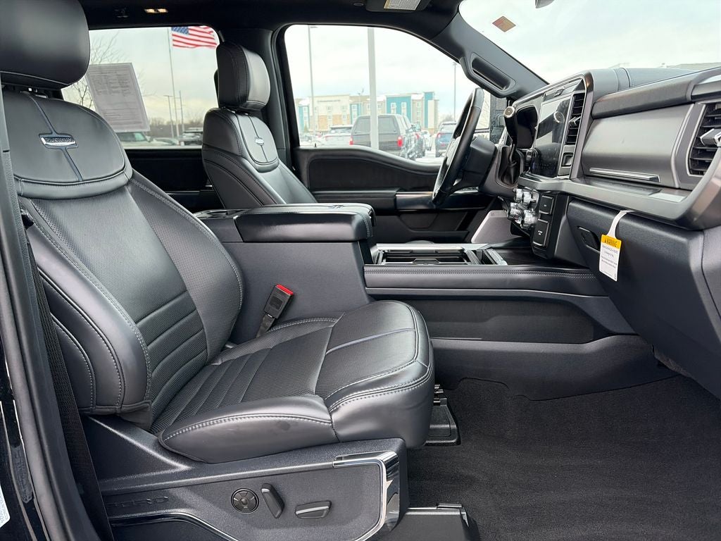 2025 Ford F-350SD Platinum DRW