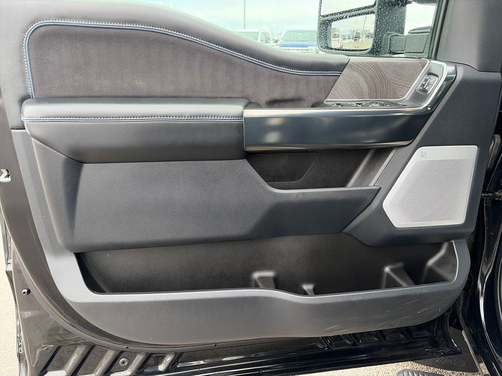 2025 Ford F-350SD Platinum DRW