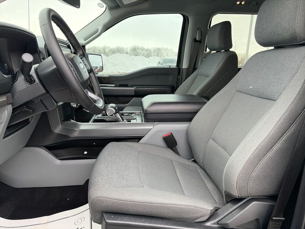 2025 Ford F-150 Lightning XLT